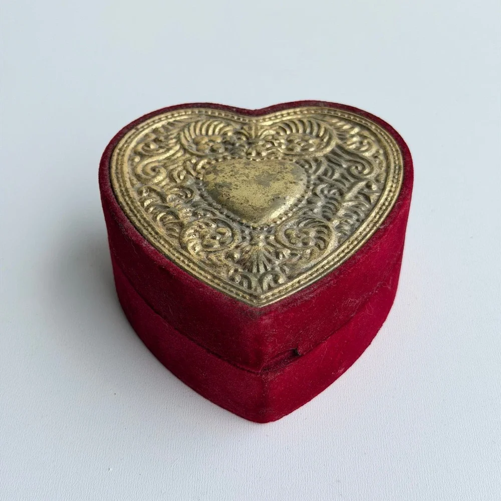 VTG Heart Trinket Box Red Gold Velvet Brass Filigree Jewelry Case Old World